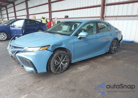 2024 Toyota Camry Se z USA, uszkodzony, nr VIN 4T1G11AK4RU211270